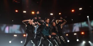 Phil explains Eurovision 2012 Tooij