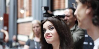 Linda Martin NOT drag queen (but Bulgarian girl might be drama one)