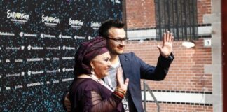 Tonight I’m going to be Esma! Esma & Lozano met press at the Euroclub