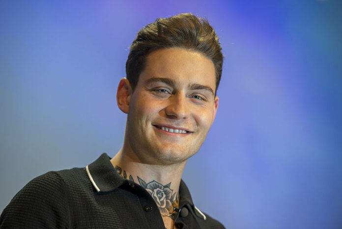 ESC2016_-_Netherlands_Meet_&_Greet_09 Douwe Bob at a Meet & Greet during the Eurovision Song Contest 2016 in Stockholm.