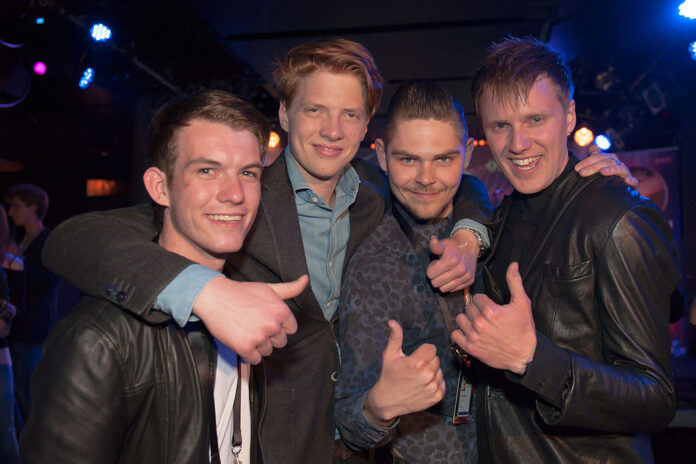 dk-Anti_Social_Media_8334
