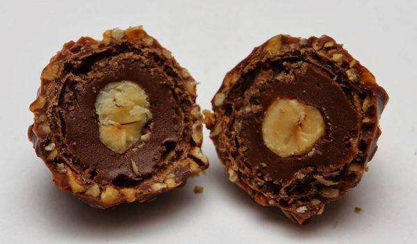 ferrero-rocher-aussehen-aufgeschnitten-gross