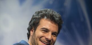 A Gallic Shrug set to music… Amir