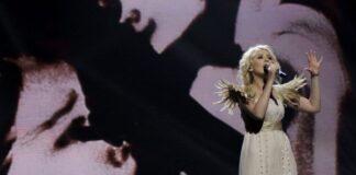 Captured by a sandstorm Mika Newton