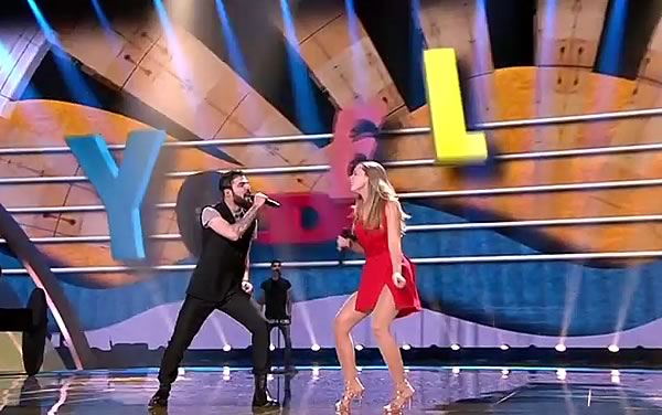 alex Romania on stage