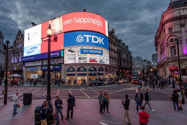 Open_Happiness_Piccadilly_Circus_Blue-Pink_Hour_120917-1126-jikatu Picadilly Circus