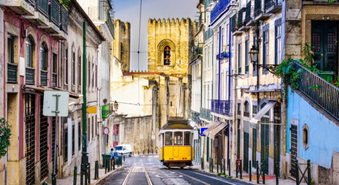 lisbon-tram-istock-seanpavonephoto.jpg-www Lisbon tram
