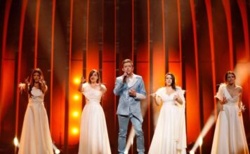 Montengro: serving turquoise bubble-wrap realness Vanje