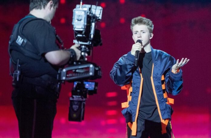 Eliot rehearses at Eurovision 2019