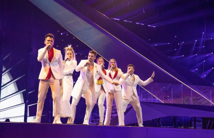 falling DMol at Eurovision 2019