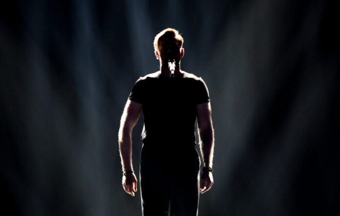 lith Jurij Veklenko to the stage for Lithuania's second rehearsal