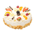 Taart is opgebouwd uit luchtige cake, slagroom en aardbeienfruffy