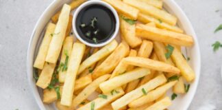 Ukraine – Efendi, love, I’d shield your chips if I were you…