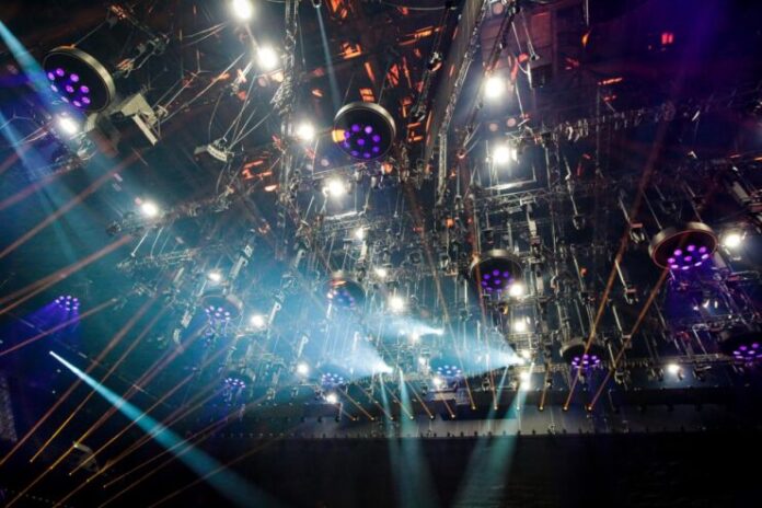 chain Chain of Lights EBU / Thomas Hanses