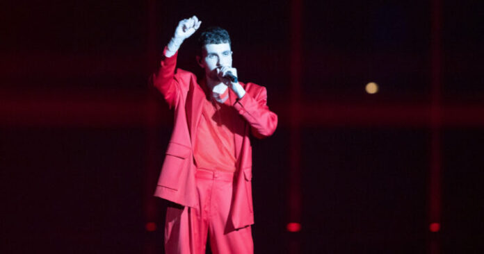 duncan Duncan Laurence opens the first semi final of the 2021 Eurovision Song Contest in Rotterdam Ahoy, 18 May 2021