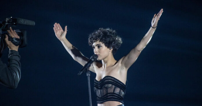 prav3 Barbara Pravi, France, Second Rehearsal, Rotterdam Ahoy, 15 May 2021 — EBU / Andres Putting
