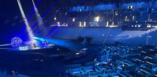 Allora, un problema tecnico View of the stage and Green Room