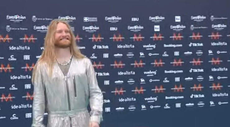 Sam Ryder at the Turquoise carpet for Eurovision in Turin