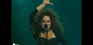 24 March – Look at me – singing on the streets