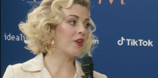 Is Mimicat purring with delight? Mimi Cat