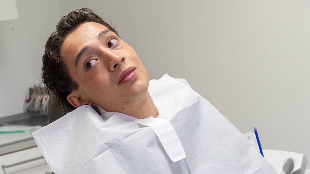 Kyle Alessandro has emergency wisdom tooth surgery Kyle has dental work