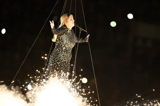 Louane au Stade de France.